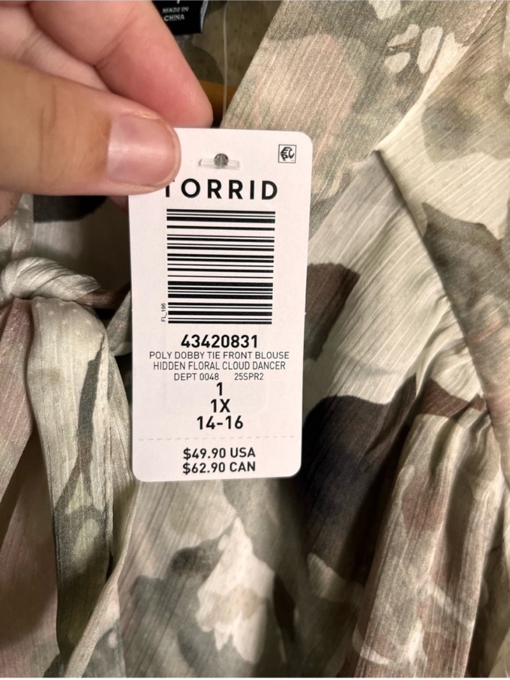 Torrid Hidden Floral Tie Front Blouse Cloud Dancer Top 1X NWT - Picture 6 of 6